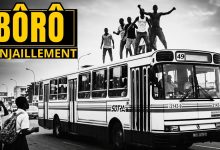 Bôrô d'enjaillement : des élèves sur le toit d'un autobus de la SOTRA à Abidjan